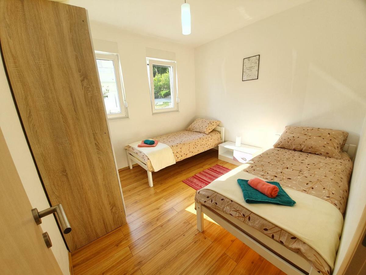 Lara Apartment