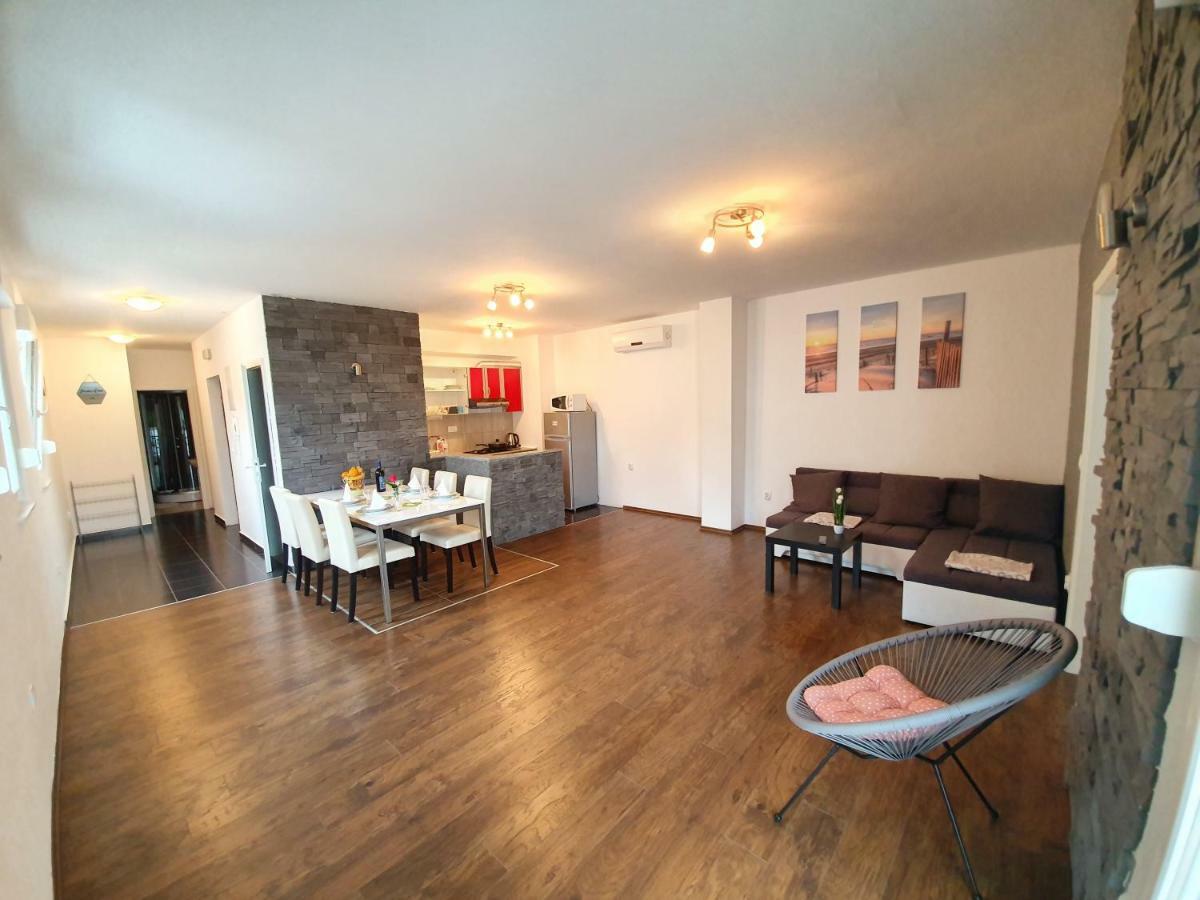 Apartment Lara