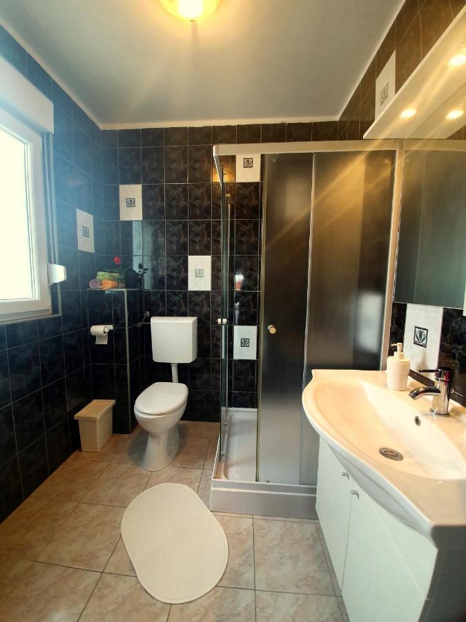 Lara Apartment